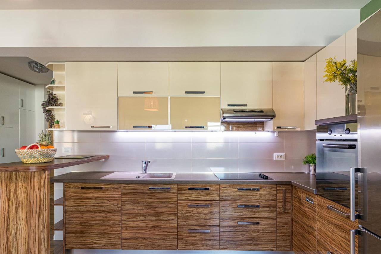 Lovely Istrian Apartment With A Private Swimming Pool And A Charming Garden 班约勒 外观 照片