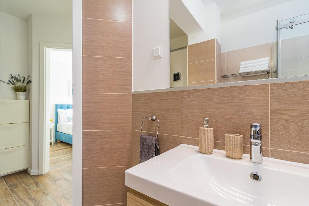 Lovely Istrian Apartment With A Private Swimming Pool And A Charming Garden 班约勒 外观 照片
