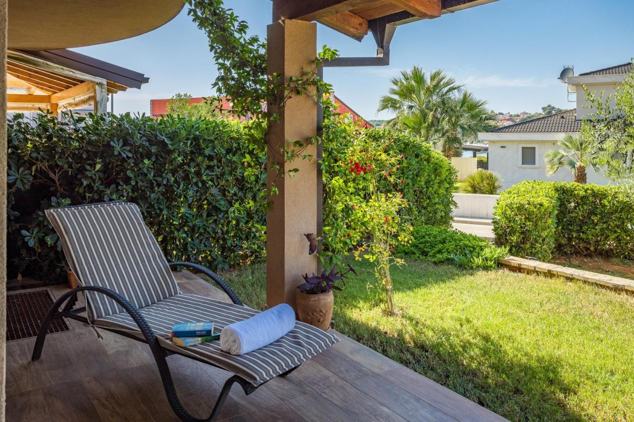 Lovely Istrian Apartment With A Private Swimming Pool And A Charming Garden 班约勒 外观 照片